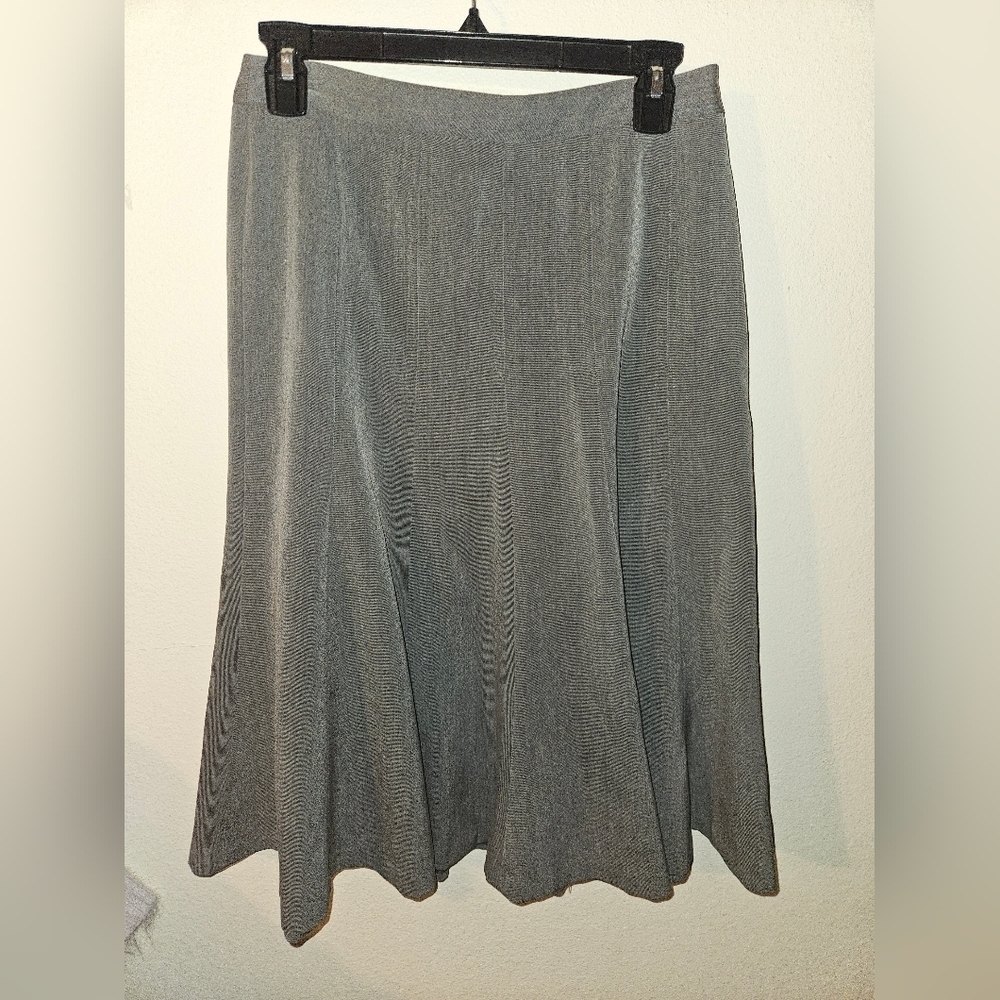 East 5th Womans Gray Fit & Flare Skirt Size 4